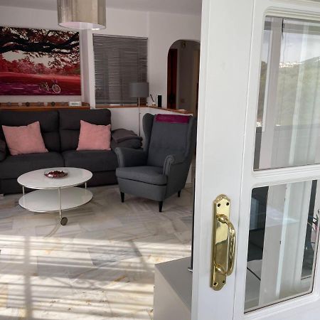 Apartamento en Torremolinos con piscina Bagian luar foto