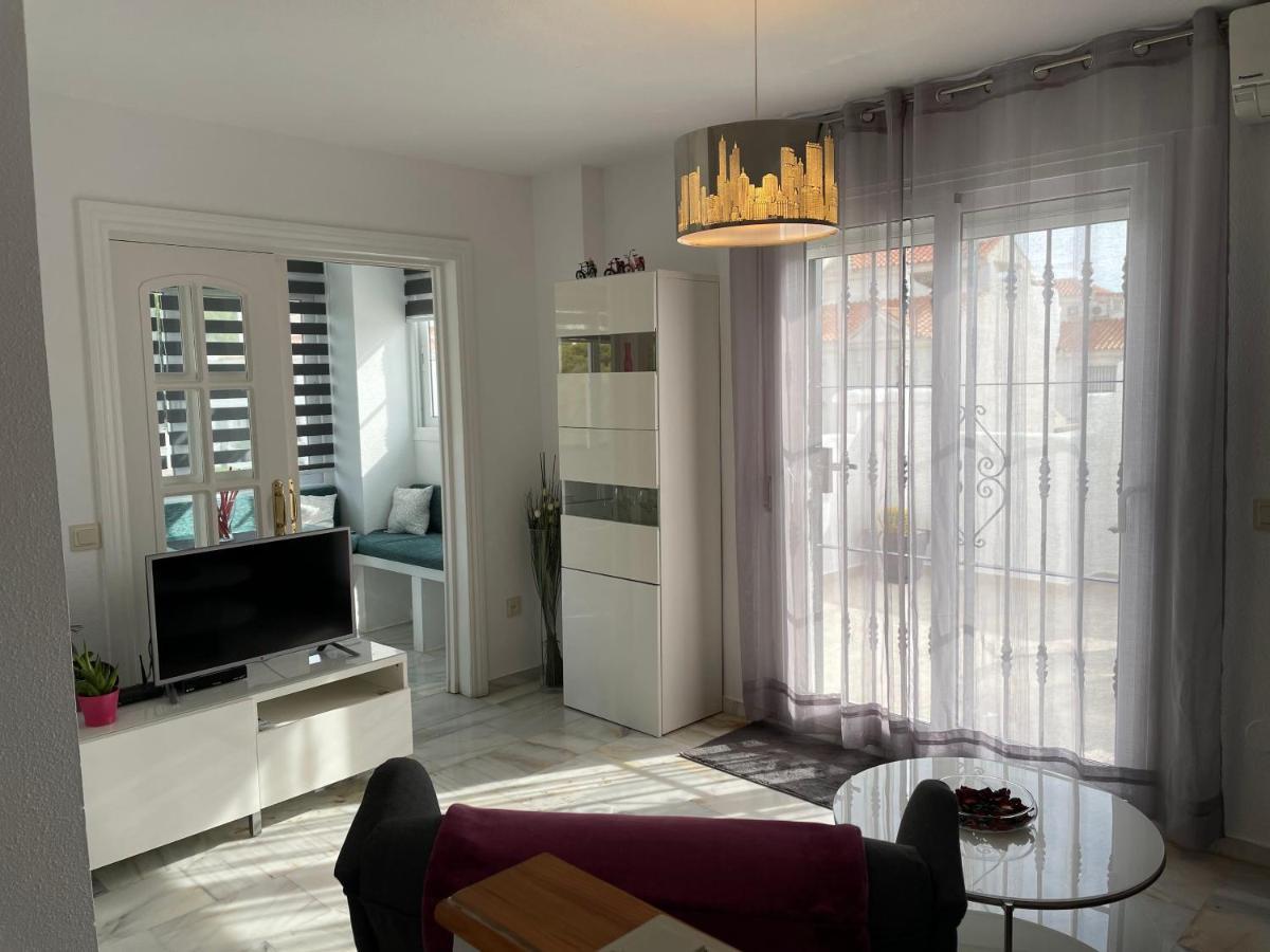 Apartamento en Torremolinos con piscina Bagian luar foto