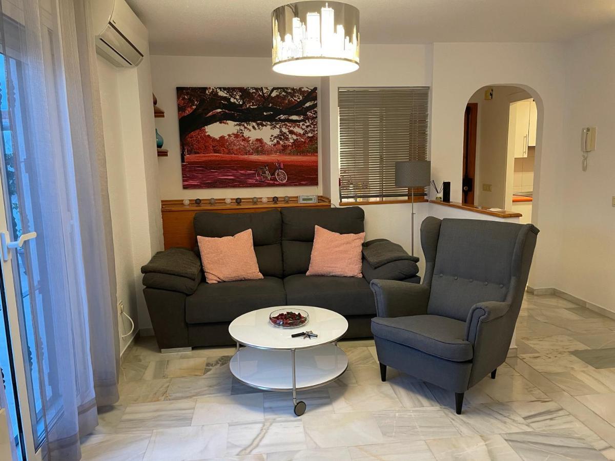 Apartamento en Torremolinos con piscina Bagian luar foto