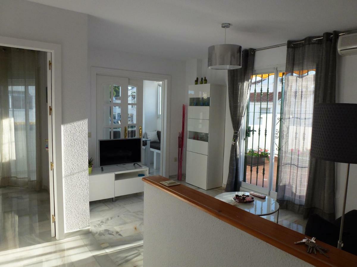 Apartamento en Torremolinos con piscina Bagian luar foto